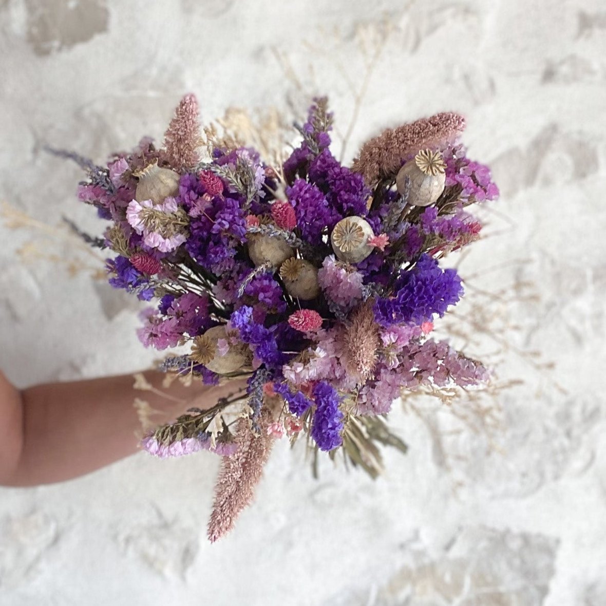 bouquet de fleurs sechees violet et rose