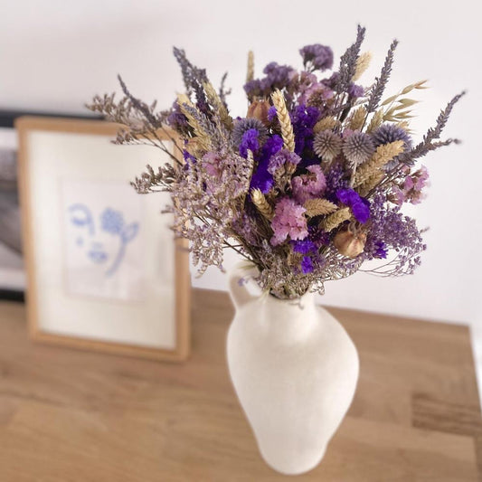 bouquet de fleurs sechees champetre rustique violet bleu rose texture