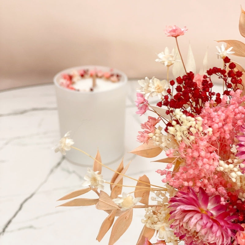 coffret-bougie-fleurie-rose-mini-bouquet-vase-coloré
