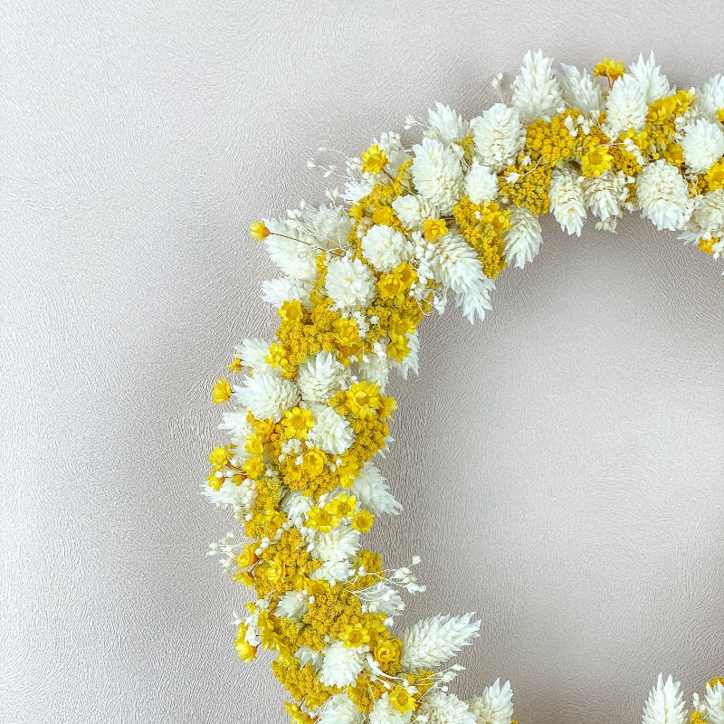 couronne-fleurs-sechees-boheme-champetre-jaune-blanc
