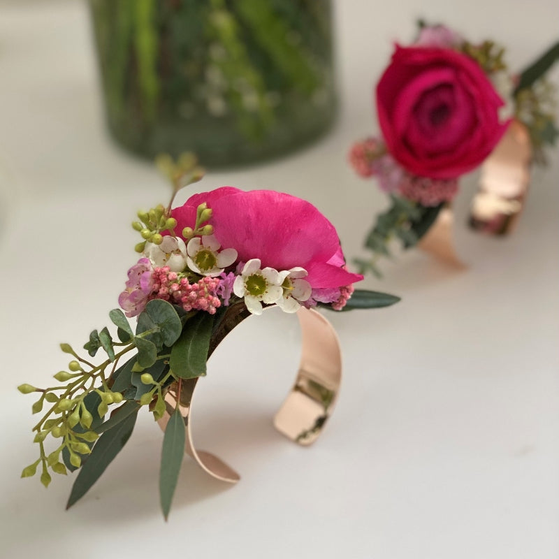 manchette fleurie pour mariage accessoire mere de la mariee